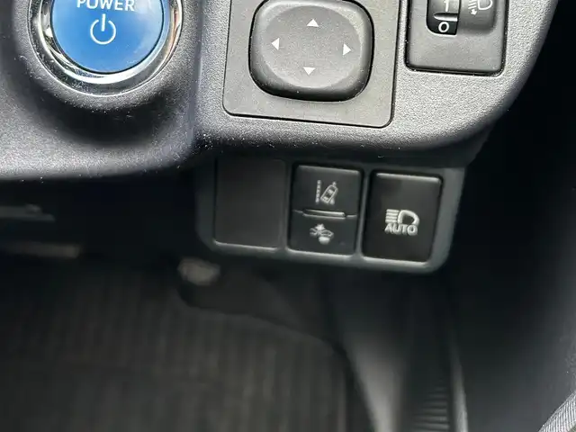 トヨタ アクア S スタイルブラック 大阪府 2018(平30)年 5.1万km ライムホワイトパールクリスタルシャイン 純正ナビ(NSZT-W66T)/CD/DVD/フルセグTV/SD/Bluetooth/バックカメラ/純正ビルトインETC/前後ドライブレコーダー(TZ-D215W)/セーフティセンス/・プリクラッシュセーフティ/・レーンディパーチャーアラート/・オートマチックハイビーム/・先行車発進告知機能/LEDヘッドライト/オートライト/電動格納ミラー/フロアマット/ドアバイザー/プッシュスタート/スマートキー/ブラックファブリックシート/シートリフター/アームレスト（運転席）/取扱説明書/保証書