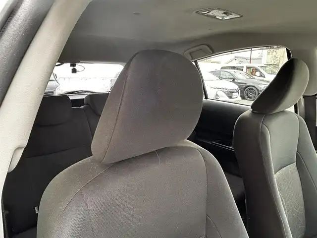 トヨタ アクア S スタイルブラック 大阪府 2018(平30)年 5.1万km ライムホワイトパールクリスタルシャイン 純正ナビ(NSZT-W66T)/CD/DVD/フルセグTV/SD/Bluetooth/バックカメラ/純正ビルトインETC/前後ドライブレコーダー(TZ-D215W)/セーフティセンス/・プリクラッシュセーフティ/・レーンディパーチャーアラート/・オートマチックハイビーム/・先行車発進告知機能/LEDヘッドライト/オートライト/電動格納ミラー/フロアマット/ドアバイザー/プッシュスタート/スマートキー/ブラックファブリックシート/シートリフター/アームレスト（運転席）/取扱説明書/保証書