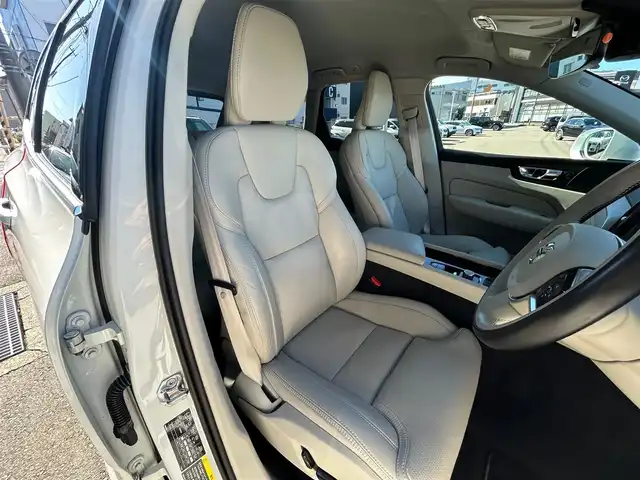 ボルボ ＸＣ６０ D4 AWD インスクリプション 石川県 2020(令2)年 4.8万km パール ワンオーナー/4WD/純正ナビ/　Bluetooth・AM/FM・CD・USB・iPod/harman/kardonプレミアムサウンドシステム/フルセグTV/全方位カメラ/ETC/前後ドライブレコーダー/ヘッドアップディスプレイ/アダプティブクルーズコントロール/全席シートヒーター/エアシート（D+N席）/シートメモリー/パワーシート（D+N席）/ステアリングヒーター/アンチロック・ブレーキ・システム/衝突被害軽減システム/横滑り防止装置/インテリジェントAFS/前後コーナーセンサー/レーンキープアシスト/盗難防止装置/アイドリングストップ/エアバッグ（W+サイド）/カーテンエアバッグ/純正アルミホイール/スマートキー
