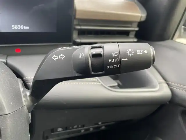 日産 セレナ e－パワー ハイウェイスター V 静岡県 2025(令7)年 0.6万km プリズムホワイト 純正12.3インチディスプレイナビ/　（Bluetooth/AppleCarPlay/AndroidAuto）/フルセグTV/全方位カメラ/バックカメラ/エマージェンシーブレーキ/プロパイロット/レーンキープアシスト/前後コーナーセンサー/両側パワースライドドア/1・2列目シートヒーター/ステアリングヒーター/ブラインドスポットモニター/置くだけ充電/スマートルームミラー/電動パーキングブレーキ/オートブレーキホールド/プッシュスタート/スマートキー/純正ビルトインETC2.0/ナビ連動前後ドライブレコーダー/純正フロアマット