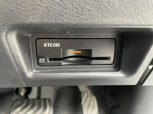 日産 セレナ e－パワー ハイウェイスター V 静岡県 2025(令7)年 0.6万km プリズムホワイト 純正12.3インチディスプレイナビ/　（Bluetooth/AppleCarPlay/AndroidAuto）/フルセグTV/全方位カメラ/バックカメラ/エマージェンシーブレーキ/プロパイロット/レーンキープアシスト/前後コーナーセンサー/両側パワースライドドア/1・2列目シートヒーター/ステアリングヒーター/ブラインドスポットモニター/置くだけ充電/スマートルームミラー/電動パーキングブレーキ/オートブレーキホールド/プッシュスタート/スマートキー/純正ビルトインETC2.0/ナビ連動前後ドライブレコーダー/純正フロアマット