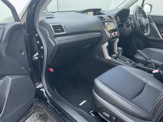 スバル フォレスター S－リミテッド 千葉県 2015(平27)年 10.1万km クリスタルブラックシリカ (株)IDOMが運営する【じしゃロン八千代店】の自社ローン対象車両になります。こちらは現金またはオートローンご利用時の価格です。自社ローンご希望の方は別途その旨お申付け下さい。/純正ナビ（CN-LR700D）/・CD/DVD/・Bluetooth接続/・フルセグTV/４WD/アイサイト/バックカメラ/ETC/D/N席シートヒーター/D/N席パワーシート/レーダークルーズコントロール/パドルシフト/プッシュスタート/スマートキー/純正アルミホイール/純正フロアマット/電動格納ミラー