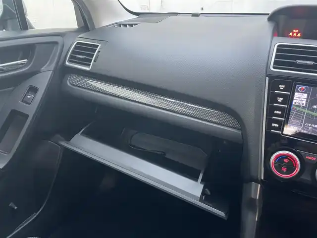 スバル フォレスター S－リミテッド 千葉県 2015(平27)年 10.1万km クリスタルブラックシリカ (株)IDOMが運営する【じしゃロン八千代店】の自社ローン対象車両になります。こちらは現金またはオートローンご利用時の価格です。自社ローンご希望の方は別途その旨お申付け下さい。/純正ナビ（CN-LR700D）/・CD/DVD/・Bluetooth接続/・フルセグTV/４WD/アイサイト/バックカメラ/ETC/D/N席シートヒーター/D/N席パワーシート/レーダークルーズコントロール/パドルシフト/プッシュスタート/スマートキー/純正アルミホイール/純正フロアマット/電動格納ミラー