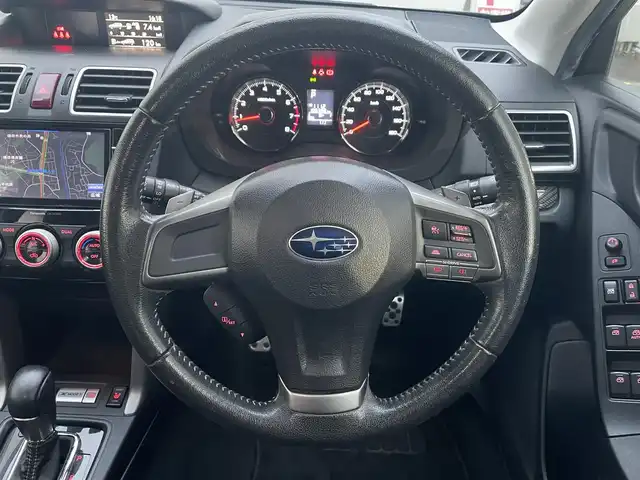 スバル フォレスター S－リミテッド 千葉県 2015(平27)年 10.1万km クリスタルブラックシリカ (株)IDOMが運営する【じしゃロン八千代店】の自社ローン対象車両になります。こちらは現金またはオートローンご利用時の価格です。自社ローンご希望の方は別途その旨お申付け下さい。/純正ナビ（CN-LR700D）/・CD/DVD/・Bluetooth接続/・フルセグTV/４WD/アイサイト/バックカメラ/ETC/D/N席シートヒーター/D/N席パワーシート/レーダークルーズコントロール/パドルシフト/プッシュスタート/スマートキー/純正アルミホイール/純正フロアマット/電動格納ミラー