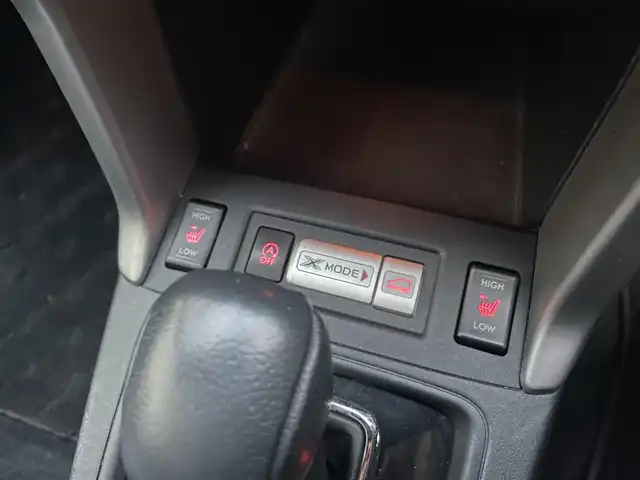 スバル フォレスター S－リミテッド 千葉県 2015(平27)年 10.1万km クリスタルブラックシリカ (株)IDOMが運営する【じしゃロン八千代店】の自社ローン対象車両になります。こちらは現金またはオートローンご利用時の価格です。自社ローンご希望の方は別途その旨お申付け下さい。/純正ナビ（CN-LR700D）/・CD/DVD/・Bluetooth接続/・フルセグTV/４WD/アイサイト/バックカメラ/ETC/D/N席シートヒーター/D/N席パワーシート/レーダークルーズコントロール/パドルシフト/プッシュスタート/スマートキー/純正アルミホイール/純正フロアマット/電動格納ミラー