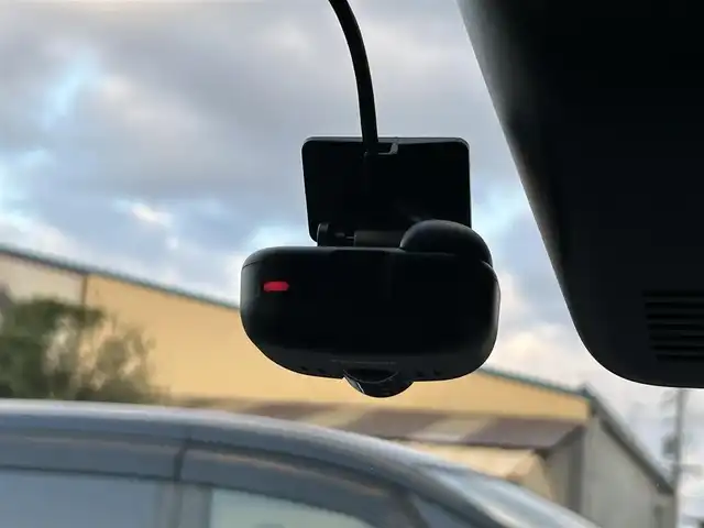 ダイハツ ムーヴ キャンバス G メイクアップ リミテッド　SAⅢ 島根県 2019(令1)年 4.3万km パールホワイトⅢ/ナチュラルベージュマイカメタリック 2トーン 登録時走行距離　42113km/取扱説明書/社外ナビ（Panasonic：CN-RE05WD）/（Bluetooth/CD/DVD/AM/FM)/フルセグテレビ/全周囲カメラ/両側パワースライドドア/電動格納ミラー/プッシュスタート/ドライブレコーダー/純正フロアマット/横滑り防止装置/コーナーセンサー/オートライト/オートハイビーム/衝突軽減システム/ETC2.0