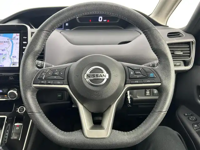 日産 セレナ ハイウェイスター V 千葉県 2020(令2)年 3.2万km ダークメタルグレー 禁煙車/ワンオーナー/エマージェンシーブレーキ/・プロパイロット/・車線逸脱警報システム/・レーンキープアシスト/・ブラインドスポットモニター/両側パワースライドドア/純正10型メモリナビ/・CD/DVD/Blu-ray/Bluetooth/フルセグTV/・ビルトインETC/・アラウンドビューモニター/・インテリジェントルームミラー/革巻きステアリング/・ステアリングスイッチ/電子パーキング/・ブレーキホールド/左右独立エアコン/純正フロアマット/純正15インチAW/オートライト/・LEDヘッドライト/・LEDフォグランプ