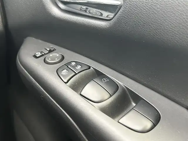 日産 セレナ ハイウェイスター V 千葉県 2020(令2)年 3.2万km ダークメタルグレー 禁煙車/ワンオーナー/エマージェンシーブレーキ/・プロパイロット/・車線逸脱警報システム/・レーンキープアシスト/・ブラインドスポットモニター/両側パワースライドドア/純正10型メモリナビ/・CD/DVD/Blu-ray/Bluetooth/フルセグTV/・ビルトインETC/・アラウンドビューモニター/・インテリジェントルームミラー/革巻きステアリング/・ステアリングスイッチ/電子パーキング/・ブレーキホールド/左右独立エアコン/純正フロアマット/純正15インチAW/オートライト/・LEDヘッドライト/・LEDフォグランプ