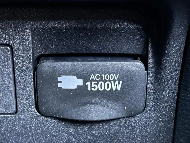 トヨタ プリウス X 滋賀県 2023(令5)年 5.9万km スーパーホワイトⅡ 純正8インチディスプレイオーディオ/(フルセグTV Bluetooth MiraCast)/トヨタセーフティセンス/・プリクラッシュセーフティ/・レーントレーシングアシスト/・車線逸脱警報/・レーダークルーズコントロール/・ブラインドスポットモニター/バックカメラ/ETC2.0/プッシュスタート/スマートキー/革巻きステアリング/ステアリングリモコン/純正フロアマット/LEDヘッドライト/オートマチックハイビーム