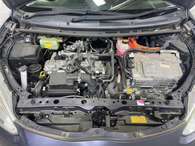 トヨタ アクア S 神奈川県 2015(平27)年 4.3万km ダークバイオレットマイカメタリック 純正SDナビゲーション【NSZT-W64】/AM FM フルセグ Bluetooth CD DVD/バックカメラ/ビルトインETC/純正フロアマット/スマートキー/ハロゲンヘッドライト/オートライト/ドアバイザー/フォグランプ/ウィンカーミラー/電動カメラ/プッシュスタート/取扱説明書