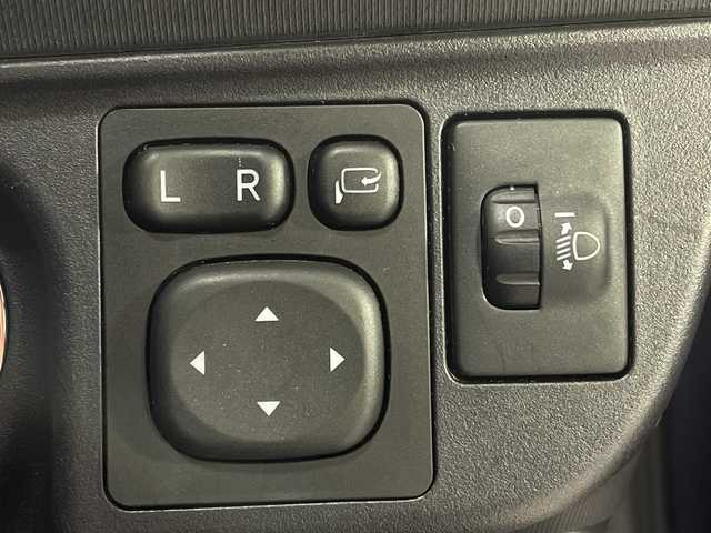 トヨタ アクア S 神奈川県 2015(平27)年 4.3万km ダークバイオレットマイカメタリック 純正SDナビゲーション【NSZT-W64】/AM FM フルセグ Bluetooth CD DVD/バックカメラ/ビルトインETC/純正フロアマット/スマートキー/ハロゲンヘッドライト/オートライト/ドアバイザー/フォグランプ/ウィンカーミラー/電動カメラ/プッシュスタート/取扱説明書