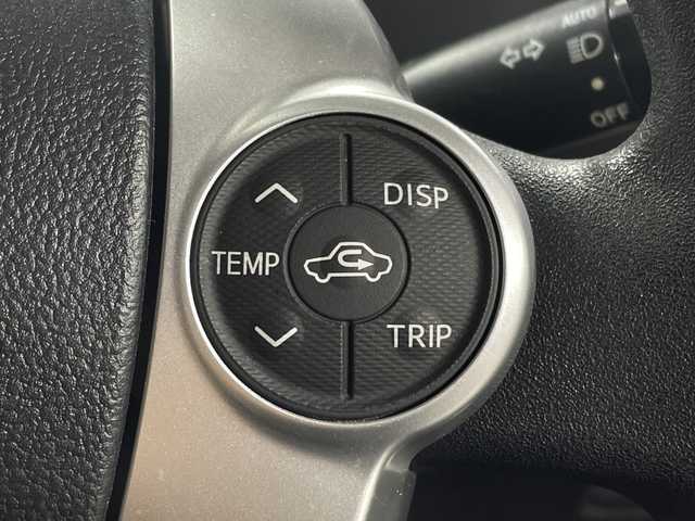 トヨタ アクア S 神奈川県 2015(平27)年 4.3万km ダークバイオレットマイカメタリック 純正SDナビゲーション【NSZT-W64】/AM FM フルセグ Bluetooth CD DVD/バックカメラ/ビルトインETC/純正フロアマット/スマートキー/ハロゲンヘッドライト/オートライト/ドアバイザー/フォグランプ/ウィンカーミラー/電動カメラ/プッシュスタート/取扱説明書