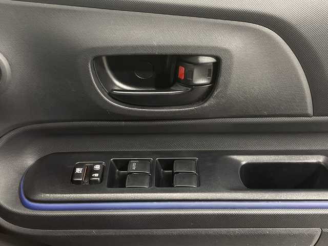 トヨタ アクア S 神奈川県 2015(平27)年 4.3万km ダークバイオレットマイカメタリック 純正SDナビゲーション【NSZT-W64】/AM FM フルセグ Bluetooth CD DVD/バックカメラ/ビルトインETC/純正フロアマット/スマートキー/ハロゲンヘッドライト/オートライト/ドアバイザー/フォグランプ/ウィンカーミラー/電動カメラ/プッシュスタート/取扱説明書