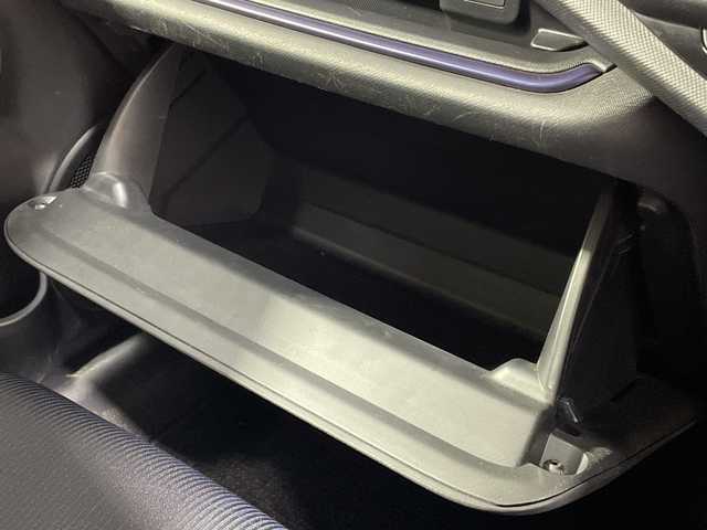 トヨタ アクア S 神奈川県 2015(平27)年 4.3万km ダークバイオレットマイカメタリック 純正SDナビゲーション【NSZT-W64】/AM FM フルセグ Bluetooth CD DVD/バックカメラ/ビルトインETC/純正フロアマット/スマートキー/ハロゲンヘッドライト/オートライト/ドアバイザー/フォグランプ/ウィンカーミラー/電動カメラ/プッシュスタート/取扱説明書