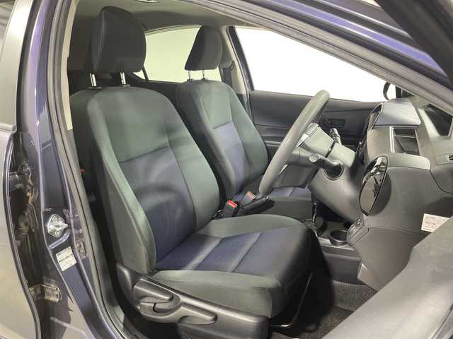 トヨタ アクア S 神奈川県 2015(平27)年 4.3万km ダークバイオレットマイカメタリック 純正SDナビゲーション【NSZT-W64】/AM FM フルセグ Bluetooth CD DVD/バックカメラ/ビルトインETC/純正フロアマット/スマートキー/ハロゲンヘッドライト/オートライト/ドアバイザー/フォグランプ/ウィンカーミラー/電動カメラ/プッシュスタート/取扱説明書