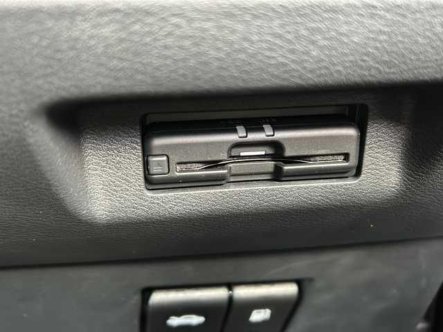 日産 キックス X 静岡県 2020(令2)年 3.9万km ダークブルー 純正ナビ/フルセグTV/ipod/SD/FM/AM/CD/DVD/USB/Bluetooth/主要装備/・純正ナビ　/・ドライブレコーダー　/・全方位カメラ　/・寒冷地仕様　/・デジタルインナーミラー　/・エマージェンシーブレーキ　/・コーナーセンサー　/・ハンドルヒーター　/・シートヒーター　/・ＥＴＣ　/・レーンキープ　/・スペアキー/・オートホールド/・純正アルミホイール/・ステアリングリモコン/・LEDヘッドライト/・LEDフォグランプ/・プッシュスタート/・取扱説明書