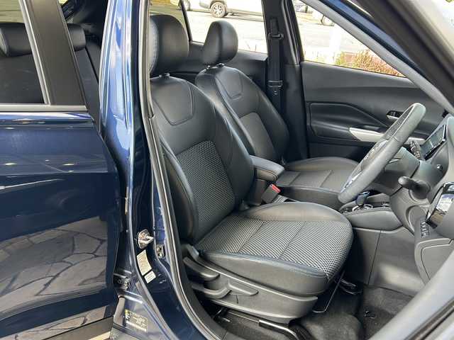 日産 キックス X 静岡県 2020(令2)年 3.9万km ダークブルー 純正ナビ/フルセグTV/ipod/SD/FM/AM/CD/DVD/USB/Bluetooth/主要装備/・純正ナビ　/・ドライブレコーダー　/・全方位カメラ　/・寒冷地仕様　/・デジタルインナーミラー　/・エマージェンシーブレーキ　/・コーナーセンサー　/・ハンドルヒーター　/・シートヒーター　/・ＥＴＣ　/・レーンキープ　/・スペアキー/・オートホールド/・純正アルミホイール/・ステアリングリモコン/・LEDヘッドライト/・LEDフォグランプ/・プッシュスタート/・取扱説明書