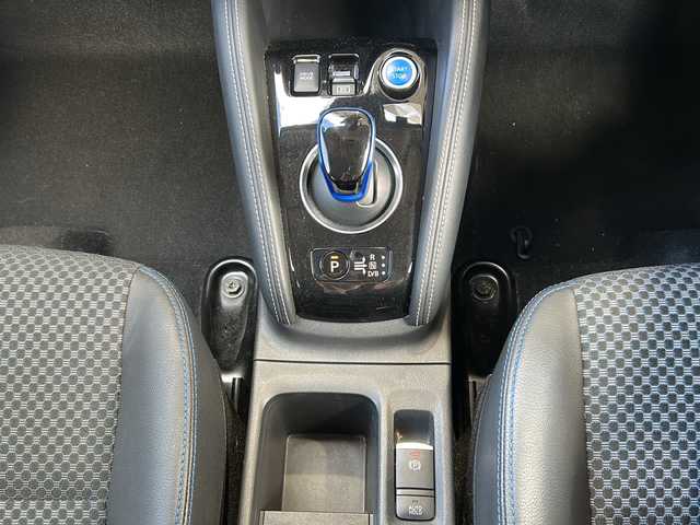 日産 キックス X 静岡県 2020(令2)年 3.9万km ダークブルー 純正ナビ/フルセグTV/ipod/SD/FM/AM/CD/DVD/USB/Bluetooth/主要装備/・純正ナビ　/・ドライブレコーダー　/・全方位カメラ　/・寒冷地仕様　/・デジタルインナーミラー　/・エマージェンシーブレーキ　/・コーナーセンサー　/・ハンドルヒーター　/・シートヒーター　/・ＥＴＣ　/・レーンキープ　/・スペアキー/・オートホールド/・純正アルミホイール/・ステアリングリモコン/・LEDヘッドライト/・LEDフォグランプ/・プッシュスタート/・取扱説明書