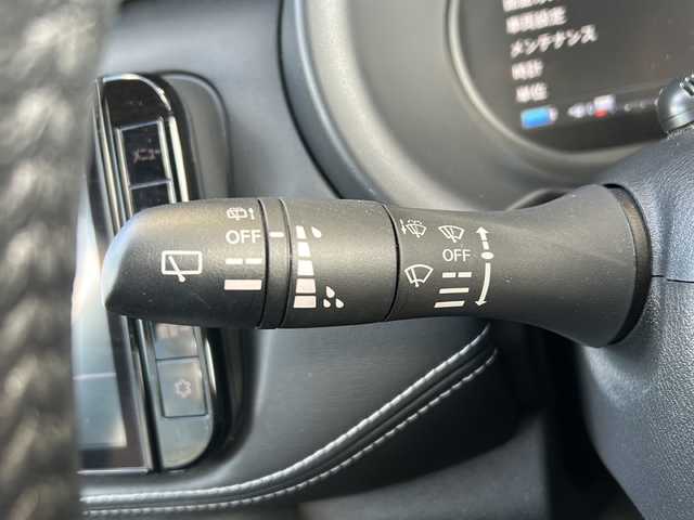 日産 キックス X 静岡県 2020(令2)年 3.9万km ダークブルー 純正ナビ/フルセグTV/ipod/SD/FM/AM/CD/DVD/USB/Bluetooth/主要装備/・純正ナビ　/・ドライブレコーダー　/・全方位カメラ　/・寒冷地仕様　/・デジタルインナーミラー　/・エマージェンシーブレーキ　/・コーナーセンサー　/・ハンドルヒーター　/・シートヒーター　/・ＥＴＣ　/・レーンキープ　/・スペアキー/・オートホールド/・純正アルミホイール/・ステアリングリモコン/・LEDヘッドライト/・LEDフォグランプ/・プッシュスタート/・取扱説明書