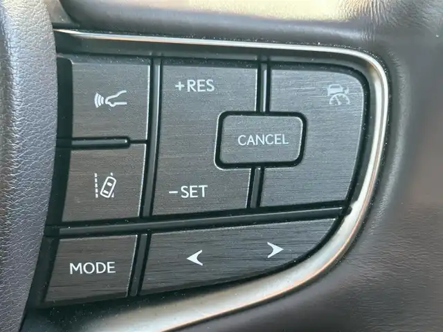 レクサス ＬＳ 500h Iパッケージ 和歌山県 2020(令2)年 9万km ソニックシルバー サンルーフ/三眼LEDヘッドライト/純正ナビ/フルセグTV/パノラミックビューモニター/プリクラッシュセーフティー/レーダークルーズコントロール/ブラインドスポットモニター/ヘッドアップディスプレイ/レーンディパーチャーアラート/クリアランスソナー/純正ドライブレコーダー/純正ビルトインETC２．０/パドルシフト/レザーシート/パワーシート/ポジションメモリー/シートエアベンチレーション/シートヒーター/ステアリングヒーター/純正フロアマット/純正アルミホイール/フォグランプ/オートライト/オートマチックハイビーム