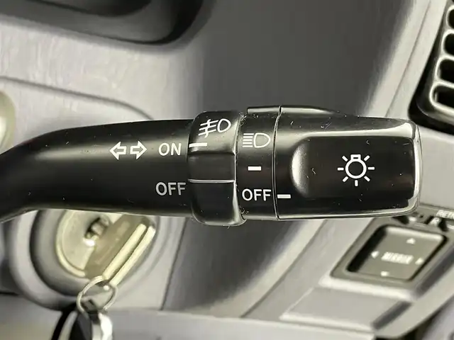 トヨタ ランドクルーザー プラド TX ワイド 熊本県 1999(平11)年 10.6万km シルバーM/シルバーM 禁煙車　/４ＷＤ　/社外ナビ（ＣＤ・ＤＶＤ・フルセグ・ＢＴ）/バックカメラ　/ＥＴＣ　/社外フロアマット　/社外１６インチＡＷ　/ルーフレール　/背面タイヤ/電動格納ミラー