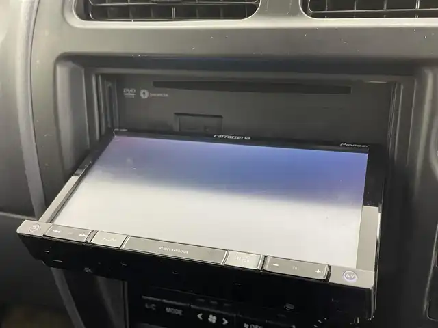 トヨタ ランドクルーザー プラド TX ワイド 熊本県 1999(平11)年 10.6万km シルバーM/シルバーM 禁煙車　/４ＷＤ　/社外ナビ（ＣＤ・ＤＶＤ・フルセグ・ＢＴ）/バックカメラ　/ＥＴＣ　/社外フロアマット　/社外１６インチＡＷ　/ルーフレール　/背面タイヤ/電動格納ミラー