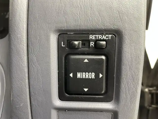 トヨタ ランドクルーザー プラド TX ワイド 熊本県 1999(平11)年 10.6万km シルバーM/シルバーM 禁煙車　/４ＷＤ　/社外ナビ（ＣＤ・ＤＶＤ・フルセグ・ＢＴ）/バックカメラ　/ＥＴＣ　/社外フロアマット　/社外１６インチＡＷ　/ルーフレール　/背面タイヤ/電動格納ミラー