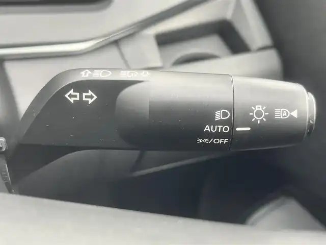 日産 ノート e－パワー X FOUR 島根県 2023(令5)年 6.7万km ピュアホワイトパール 4WD/プロパイロット　/・レーダークルーズコントロール/・レーンアシスト/純正９インチナビ　/(AM/FM/フルセグTV/Ｂｌｕｅｔｏｏｔｈ接続)/全方位／バックカメラ　/ビルトインＥＴＣ2.0　/インテリジェント エマージェンシーブレーキ　/後側方車両検知警報/前後コーナーセンサー/前席シートヒーター　/ステアリングヒーター/電動パーキングブレーキ/オートホールド　/デジタルインナーミラー/置くだけ充電　/オートハイビーム／ライト　/純正フロアマット/保証書・取扱説明書（本体＋ナビ）