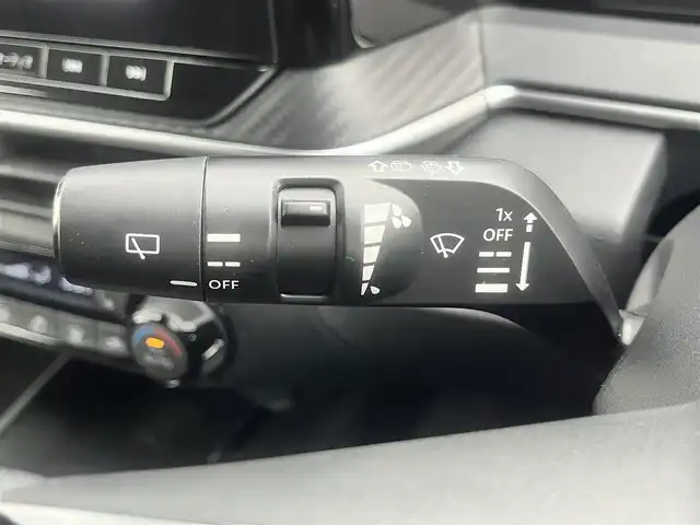 日産 ノート e－パワー X FOUR 島根県 2023(令5)年 6.7万km ピュアホワイトパール 4WD/プロパイロット　/・レーダークルーズコントロール/・レーンアシスト/純正９インチナビ　/(AM/FM/フルセグTV/Ｂｌｕｅｔｏｏｔｈ接続)/全方位／バックカメラ　/ビルトインＥＴＣ2.0　/インテリジェント エマージェンシーブレーキ　/後側方車両検知警報/前後コーナーセンサー/前席シートヒーター　/ステアリングヒーター/電動パーキングブレーキ/オートホールド　/デジタルインナーミラー/置くだけ充電　/オートハイビーム／ライト　/純正フロアマット/保証書・取扱説明書（本体＋ナビ）