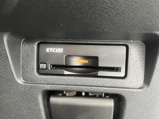 日産 ノート e－パワー X FOUR 島根県 2023(令5)年 6.7万km ピュアホワイトパール 4WD/プロパイロット　/・レーダークルーズコントロール/・レーンアシスト/純正９インチナビ　/(AM/FM/フルセグTV/Ｂｌｕｅｔｏｏｔｈ接続)/全方位／バックカメラ　/ビルトインＥＴＣ2.0　/インテリジェント エマージェンシーブレーキ　/後側方車両検知警報/前後コーナーセンサー/前席シートヒーター　/ステアリングヒーター/電動パーキングブレーキ/オートホールド　/デジタルインナーミラー/置くだけ充電　/オートハイビーム／ライト　/純正フロアマット/保証書・取扱説明書（本体＋ナビ）