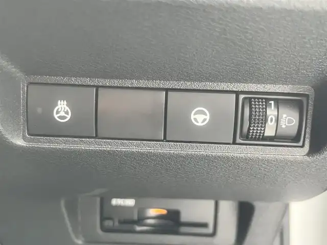 日産 ノート e－パワー X FOUR 島根県 2023(令5)年 6.7万km ピュアホワイトパール 4WD/プロパイロット　/・レーダークルーズコントロール/・レーンアシスト/純正９インチナビ　/(AM/FM/フルセグTV/Ｂｌｕｅｔｏｏｔｈ接続)/全方位／バックカメラ　/ビルトインＥＴＣ2.0　/インテリジェント エマージェンシーブレーキ　/後側方車両検知警報/前後コーナーセンサー/前席シートヒーター　/ステアリングヒーター/電動パーキングブレーキ/オートホールド　/デジタルインナーミラー/置くだけ充電　/オートハイビーム／ライト　/純正フロアマット/保証書・取扱説明書（本体＋ナビ）