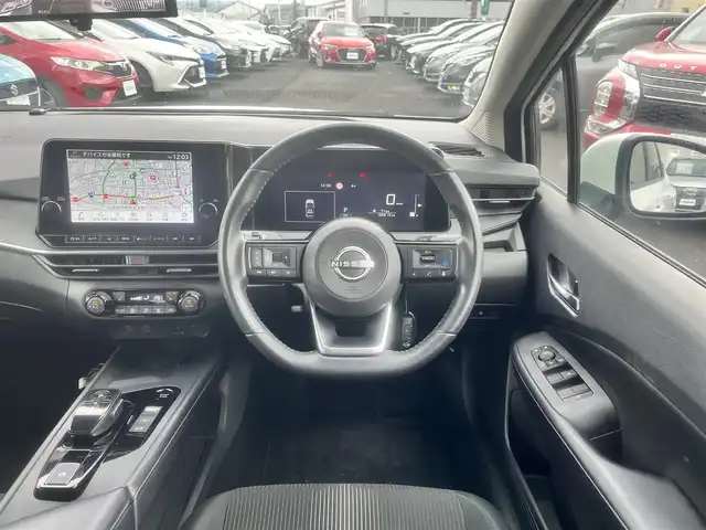 日産 ノート e－パワー X FOUR 島根県 2023(令5)年 6.7万km ピュアホワイトパール 4WD/プロパイロット　/・レーダークルーズコントロール/・レーンアシスト/純正９インチナビ　/(AM/FM/フルセグTV/Ｂｌｕｅｔｏｏｔｈ接続)/全方位／バックカメラ　/ビルトインＥＴＣ2.0　/インテリジェント エマージェンシーブレーキ　/後側方車両検知警報/前後コーナーセンサー/前席シートヒーター　/ステアリングヒーター/電動パーキングブレーキ/オートホールド　/デジタルインナーミラー/置くだけ充電　/オートハイビーム／ライト　/純正フロアマット/保証書・取扱説明書（本体＋ナビ）