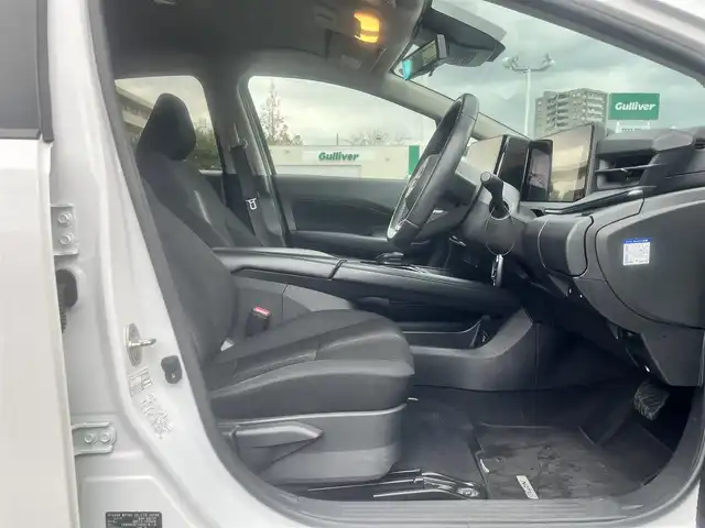 日産 ノート e－パワー X FOUR 島根県 2023(令5)年 6.7万km ピュアホワイトパール 4WD/プロパイロット　/・レーダークルーズコントロール/・レーンアシスト/純正９インチナビ　/(AM/FM/フルセグTV/Ｂｌｕｅｔｏｏｔｈ接続)/全方位／バックカメラ　/ビルトインＥＴＣ2.0　/インテリジェント エマージェンシーブレーキ　/後側方車両検知警報/前後コーナーセンサー/前席シートヒーター　/ステアリングヒーター/電動パーキングブレーキ/オートホールド　/デジタルインナーミラー/置くだけ充電　/オートハイビーム／ライト　/純正フロアマット/保証書・取扱説明書（本体＋ナビ）