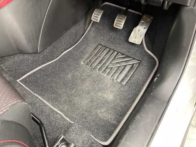 スズキ スイフト スポーツ 群馬県 2022(令4)年 3.8万km ピュアホワイトP ６速ＭＴ　純正8型ナビ　バックカメラ　ETC　BSM　LEDヘッドライト　オートライト　衝突被害軽減ブレーキ　レーンアシスト　アダプティブクルーズコントロール　クリアランスソナー　スマートキー