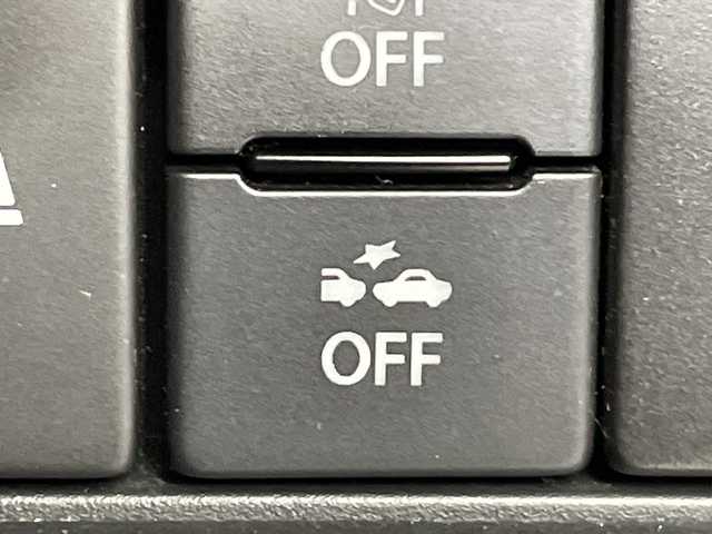 スズキ スイフト スポーツ 群馬県 2022(令4)年 3.8万km ピュアホワイトP ６速ＭＴ　純正8型ナビ　バックカメラ　ETC　BSM　LEDヘッドライト　オートライト　衝突被害軽減ブレーキ　レーンアシスト　アダプティブクルーズコントロール　クリアランスソナー　スマートキー