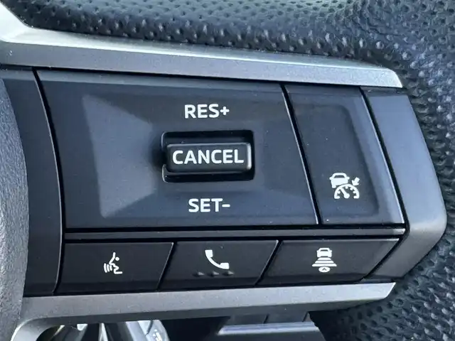 三菱 トライトン GLS 香川県 2024(令6)年 0.9万km ダイヤモンドブラックマイカ e-Assist（運転支援機能）/・FCM（衝突被害軽減ブレーキシステム）/・EAPM（踏み間違い防止アシスト）/・LDW（車線逸脱警報システム）/・LDP（車線逸脱防止支援システム）/・BSW/LCA（後側方車両検知警報システム）/・TSR（標識認識システム）/・AHB（オートマチックハイビーム）/・RCTA（後退時交差車線逸脱警報システム）/・ACC（レーダークルーズコントロールシステム）/・DAA（ふらつき警報）/スマートフォン連携9インチナビ/→フルセグ/CD/DVD/Bluetooth/USB/AppleCarPlay/AndroidAuto/AM/FM/マルチアラウンドモニター/前席シートヒーター/本革巻きステアリング/ステアリングヒーター/ステアリングリモコン/電動格納式ドアヒーテッドミラー/BSM/リアサーキュレーター/リアヒートダクト/LEDヘッドライト/フォグランプ/スーパーセレクト4WD-II/リヤデフロック/HSA（ヒルスタートアシスト）/HDC（ヒルディセントコントロール）/純正18インチアルミ/MTモード付AT/ETC/アイドリングストップ/プッシュスタート/スマートキー/スペアキー×1