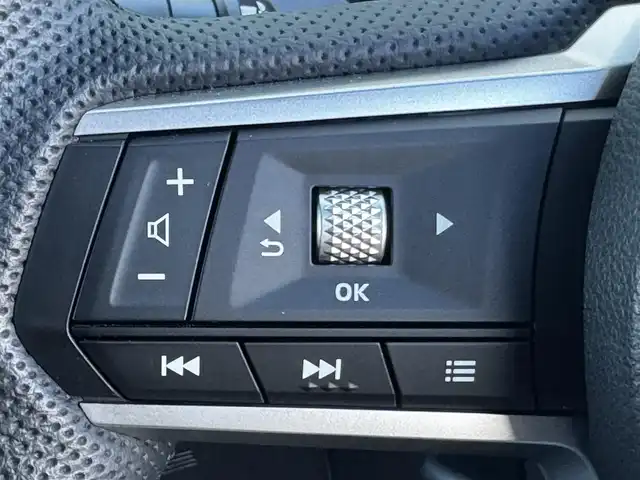 三菱 トライトン GLS 香川県 2024(令6)年 0.9万km ダイヤモンドブラックマイカ e-Assist（運転支援機能）/・FCM（衝突被害軽減ブレーキシステム）/・EAPM（踏み間違い防止アシスト）/・LDW（車線逸脱警報システム）/・LDP（車線逸脱防止支援システム）/・BSW/LCA（後側方車両検知警報システム）/・TSR（標識認識システム）/・AHB（オートマチックハイビーム）/・RCTA（後退時交差車線逸脱警報システム）/・ACC（レーダークルーズコントロールシステム）/・DAA（ふらつき警報）/スマートフォン連携9インチナビ/→フルセグ/CD/DVD/Bluetooth/USB/AppleCarPlay/AndroidAuto/AM/FM/マルチアラウンドモニター/前席シートヒーター/本革巻きステアリング/ステアリングヒーター/ステアリングリモコン/電動格納式ドアヒーテッドミラー/BSM/リアサーキュレーター/リアヒートダクト/LEDヘッドライト/フォグランプ/スーパーセレクト4WD-II/リヤデフロック/HSA（ヒルスタートアシスト）/HDC（ヒルディセントコントロール）/純正18インチアルミ/MTモード付AT/ETC/アイドリングストップ/プッシュスタート/スマートキー/スペアキー×1