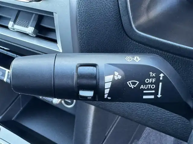 三菱 トライトン GLS 香川県 2024(令6)年 0.9万km ダイヤモンドブラックマイカ e-Assist（運転支援機能）/・FCM（衝突被害軽減ブレーキシステム）/・EAPM（踏み間違い防止アシスト）/・LDW（車線逸脱警報システム）/・LDP（車線逸脱防止支援システム）/・BSW/LCA（後側方車両検知警報システム）/・TSR（標識認識システム）/・AHB（オートマチックハイビーム）/・RCTA（後退時交差車線逸脱警報システム）/・ACC（レーダークルーズコントロールシステム）/・DAA（ふらつき警報）/スマートフォン連携9インチナビ/→フルセグ/CD/DVD/Bluetooth/USB/AppleCarPlay/AndroidAuto/AM/FM/マルチアラウンドモニター/前席シートヒーター/本革巻きステアリング/ステアリングヒーター/ステアリングリモコン/電動格納式ドアヒーテッドミラー/BSM/リアサーキュレーター/リアヒートダクト/LEDヘッドライト/フォグランプ/スーパーセレクト4WD-II/リヤデフロック/HSA（ヒルスタートアシスト）/HDC（ヒルディセントコントロール）/純正18インチアルミ/MTモード付AT/ETC/アイドリングストップ/プッシュスタート/スマートキー/スペアキー×1