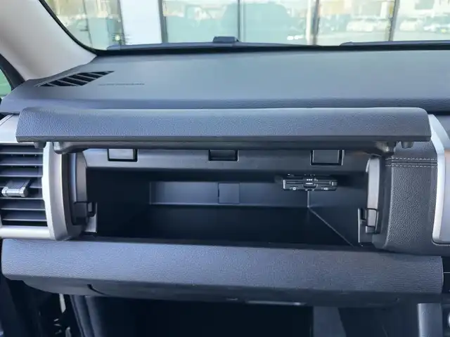 三菱 トライトン GLS 香川県 2024(令6)年 0.9万km ダイヤモンドブラックマイカ e-Assist（運転支援機能）/・FCM（衝突被害軽減ブレーキシステム）/・EAPM（踏み間違い防止アシスト）/・LDW（車線逸脱警報システム）/・LDP（車線逸脱防止支援システム）/・BSW/LCA（後側方車両検知警報システム）/・TSR（標識認識システム）/・AHB（オートマチックハイビーム）/・RCTA（後退時交差車線逸脱警報システム）/・ACC（レーダークルーズコントロールシステム）/・DAA（ふらつき警報）/スマートフォン連携9インチナビ/→フルセグ/CD/DVD/Bluetooth/USB/AppleCarPlay/AndroidAuto/AM/FM/マルチアラウンドモニター/前席シートヒーター/本革巻きステアリング/ステアリングヒーター/ステアリングリモコン/電動格納式ドアヒーテッドミラー/BSM/リアサーキュレーター/リアヒートダクト/LEDヘッドライト/フォグランプ/スーパーセレクト4WD-II/リヤデフロック/HSA（ヒルスタートアシスト）/HDC（ヒルディセントコントロール）/純正18インチアルミ/MTモード付AT/ETC/アイドリングストップ/プッシュスタート/スマートキー/スペアキー×1