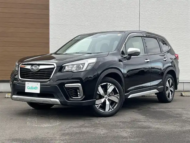 スバル フォレスター ハイブリッド アドバンス 秋田県 2019(平31)年 7.1万km クリスタルブラックシリカ ４WD/衝突軽減システム/LEDヘッドライト/純正SDナビ（DVD/CD/BT/AM/FM/USB）/フルセグ（走行中視聴不可能）/フロント/サイドカメラ/スバル純正１８インチアルミ（夏タイヤ装着）/スマートキー/アイドリングストップ/プッシュスタート/MTモード付AT/クルーズコントロール追従走行あり/レーンキープアシスト/コーナーセンサー/ダウンヒルアシストコントロール/ブラインドスポットモニター/ステアリングスイッチ/ステアリングヒーター/パドルシフト/前席パワーシート/運転席メモリ‐付パワーシート/全席シートヒーター/電動リアゲート/ドライブレコーダー/ビルトインETC/デジタルインナーミラー/電動パーキングブレーキ/オートブレーキホールド機能/純正フロアマット/純正ドアバイザー/オートライト/オートエアコン/パワーステアリング/パワーウィンドウ/ヘッドライトレベライザー/電動格納ウィンカーミラー/横滑り防止/盗難防止装置/寒冷地仕様/保証書/取扱説明書/記録簿/スペアキー×１
