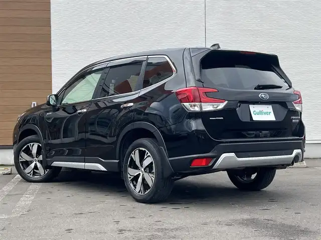 スバル フォレスター ハイブリッド アドバンス 秋田県 2019(平31)年 7.1万km クリスタルブラックシリカ ４WD/衝突軽減システム/LEDヘッドライト/純正SDナビ（DVD/CD/BT/AM/FM/USB）/フルセグ（走行中視聴不可能）/フロント/サイドカメラ/スバル純正１８インチアルミ（夏タイヤ装着）/スマートキー/アイドリングストップ/プッシュスタート/MTモード付AT/クルーズコントロール追従走行あり/レーンキープアシスト/コーナーセンサー/ダウンヒルアシストコントロール/ブラインドスポットモニター/ステアリングスイッチ/ステアリングヒーター/パドルシフト/前席パワーシート/運転席メモリ‐付パワーシート/全席シートヒーター/電動リアゲート/ドライブレコーダー/ビルトインETC/デジタルインナーミラー/電動パーキングブレーキ/オートブレーキホールド機能/純正フロアマット/純正ドアバイザー/オートライト/オートエアコン/パワーステアリング/パワーウィンドウ/ヘッドライトレベライザー/電動格納ウィンカーミラー/横滑り防止/盗難防止装置/寒冷地仕様/保証書/取扱説明書/記録簿/スペアキー×１