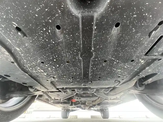 スバル フォレスター ハイブリッド アドバンス 秋田県 2019(平31)年 7.1万km クリスタルブラックシリカ ４WD/衝突軽減システム/LEDヘッドライト/純正SDナビ（DVD/CD/BT/AM/FM/USB）/フルセグ（走行中視聴不可能）/フロント/サイドカメラ/スバル純正１８インチアルミ（夏タイヤ装着）/スマートキー/アイドリングストップ/プッシュスタート/MTモード付AT/クルーズコントロール追従走行あり/レーンキープアシスト/コーナーセンサー/ダウンヒルアシストコントロール/ブラインドスポットモニター/ステアリングスイッチ/ステアリングヒーター/パドルシフト/前席パワーシート/運転席メモリ‐付パワーシート/全席シートヒーター/電動リアゲート/ドライブレコーダー/ビルトインETC/デジタルインナーミラー/電動パーキングブレーキ/オートブレーキホールド機能/純正フロアマット/純正ドアバイザー/オートライト/オートエアコン/パワーステアリング/パワーウィンドウ/ヘッドライトレベライザー/電動格納ウィンカーミラー/横滑り防止/盗難防止装置/寒冷地仕様/保証書/取扱説明書/記録簿/スペアキー×１