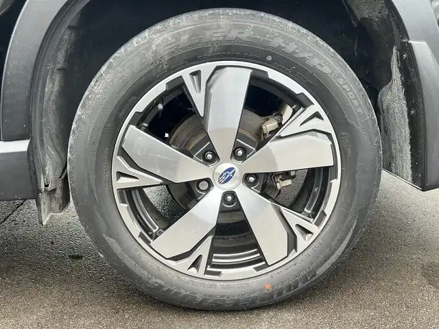 スバル フォレスター ハイブリッド アドバンス 秋田県 2019(平31)年 7.1万km クリスタルブラックシリカ ４WD/衝突軽減システム/LEDヘッドライト/純正SDナビ（DVD/CD/BT/AM/FM/USB）/フルセグ（走行中視聴不可能）/フロント/サイドカメラ/スバル純正１８インチアルミ（夏タイヤ装着）/スマートキー/アイドリングストップ/プッシュスタート/MTモード付AT/クルーズコントロール追従走行あり/レーンキープアシスト/コーナーセンサー/ダウンヒルアシストコントロール/ブラインドスポットモニター/ステアリングスイッチ/ステアリングヒーター/パドルシフト/前席パワーシート/運転席メモリ‐付パワーシート/全席シートヒーター/電動リアゲート/ドライブレコーダー/ビルトインETC/デジタルインナーミラー/電動パーキングブレーキ/オートブレーキホールド機能/純正フロアマット/純正ドアバイザー/オートライト/オートエアコン/パワーステアリング/パワーウィンドウ/ヘッドライトレベライザー/電動格納ウィンカーミラー/横滑り防止/盗難防止装置/寒冷地仕様/保証書/取扱説明書/記録簿/スペアキー×１