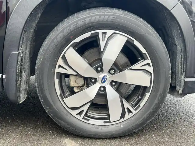 スバル フォレスター ハイブリッド アドバンス 秋田県 2019(平31)年 7.1万km クリスタルブラックシリカ ４WD/衝突軽減システム/LEDヘッドライト/純正SDナビ（DVD/CD/BT/AM/FM/USB）/フルセグ（走行中視聴不可能）/フロント/サイドカメラ/スバル純正１８インチアルミ（夏タイヤ装着）/スマートキー/アイドリングストップ/プッシュスタート/MTモード付AT/クルーズコントロール追従走行あり/レーンキープアシスト/コーナーセンサー/ダウンヒルアシストコントロール/ブラインドスポットモニター/ステアリングスイッチ/ステアリングヒーター/パドルシフト/前席パワーシート/運転席メモリ‐付パワーシート/全席シートヒーター/電動リアゲート/ドライブレコーダー/ビルトインETC/デジタルインナーミラー/電動パーキングブレーキ/オートブレーキホールド機能/純正フロアマット/純正ドアバイザー/オートライト/オートエアコン/パワーステアリング/パワーウィンドウ/ヘッドライトレベライザー/電動格納ウィンカーミラー/横滑り防止/盗難防止装置/寒冷地仕様/保証書/取扱説明書/記録簿/スペアキー×１
