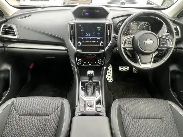 スバル フォレスター ハイブリッド アドバンス 秋田県 2019(平31)年 7.1万km クリスタルブラックシリカ ４WD/衝突軽減システム/LEDヘッドライト/純正SDナビ（DVD/CD/BT/AM/FM/USB）/フルセグ（走行中視聴不可能）/フロント/サイドカメラ/スバル純正１８インチアルミ（夏タイヤ装着）/スマートキー/アイドリングストップ/プッシュスタート/MTモード付AT/クルーズコントロール追従走行あり/レーンキープアシスト/コーナーセンサー/ダウンヒルアシストコントロール/ブラインドスポットモニター/ステアリングスイッチ/ステアリングヒーター/パドルシフト/前席パワーシート/運転席メモリ‐付パワーシート/全席シートヒーター/電動リアゲート/ドライブレコーダー/ビルトインETC/デジタルインナーミラー/電動パーキングブレーキ/オートブレーキホールド機能/純正フロアマット/純正ドアバイザー/オートライト/オートエアコン/パワーステアリング/パワーウィンドウ/ヘッドライトレベライザー/電動格納ウィンカーミラー/横滑り防止/盗難防止装置/寒冷地仕様/保証書/取扱説明書/記録簿/スペアキー×１