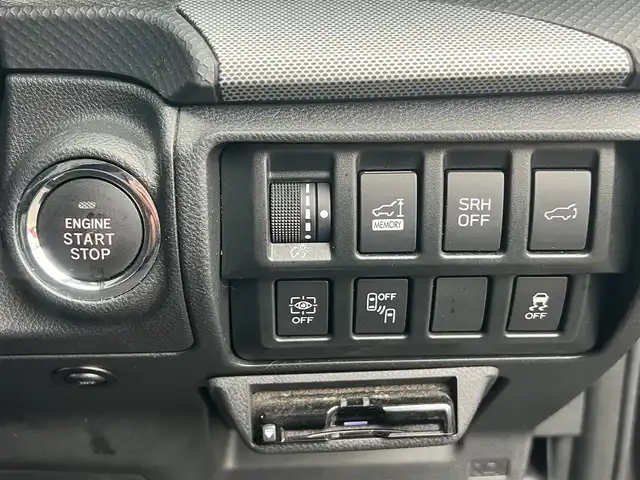 スバル フォレスター ハイブリッド アドバンス 秋田県 2019(平31)年 7.1万km クリスタルブラックシリカ ４WD/衝突軽減システム/LEDヘッドライト/純正SDナビ（DVD/CD/BT/AM/FM/USB）/フルセグ（走行中視聴不可能）/フロント/サイドカメラ/スバル純正１８インチアルミ（夏タイヤ装着）/スマートキー/アイドリングストップ/プッシュスタート/MTモード付AT/クルーズコントロール追従走行あり/レーンキープアシスト/コーナーセンサー/ダウンヒルアシストコントロール/ブラインドスポットモニター/ステアリングスイッチ/ステアリングヒーター/パドルシフト/前席パワーシート/運転席メモリ‐付パワーシート/全席シートヒーター/電動リアゲート/ドライブレコーダー/ビルトインETC/デジタルインナーミラー/電動パーキングブレーキ/オートブレーキホールド機能/純正フロアマット/純正ドアバイザー/オートライト/オートエアコン/パワーステアリング/パワーウィンドウ/ヘッドライトレベライザー/電動格納ウィンカーミラー/横滑り防止/盗難防止装置/寒冷地仕様/保証書/取扱説明書/記録簿/スペアキー×１