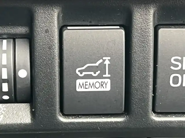 スバル フォレスター ハイブリッド アドバンス 秋田県 2019(平31)年 7.1万km クリスタルブラックシリカ ４WD/衝突軽減システム/LEDヘッドライト/純正SDナビ（DVD/CD/BT/AM/FM/USB）/フルセグ（走行中視聴不可能）/フロント/サイドカメラ/スバル純正１８インチアルミ（夏タイヤ装着）/スマートキー/アイドリングストップ/プッシュスタート/MTモード付AT/クルーズコントロール追従走行あり/レーンキープアシスト/コーナーセンサー/ダウンヒルアシストコントロール/ブラインドスポットモニター/ステアリングスイッチ/ステアリングヒーター/パドルシフト/前席パワーシート/運転席メモリ‐付パワーシート/全席シートヒーター/電動リアゲート/ドライブレコーダー/ビルトインETC/デジタルインナーミラー/電動パーキングブレーキ/オートブレーキホールド機能/純正フロアマット/純正ドアバイザー/オートライト/オートエアコン/パワーステアリング/パワーウィンドウ/ヘッドライトレベライザー/電動格納ウィンカーミラー/横滑り防止/盗難防止装置/寒冷地仕様/保証書/取扱説明書/記録簿/スペアキー×１