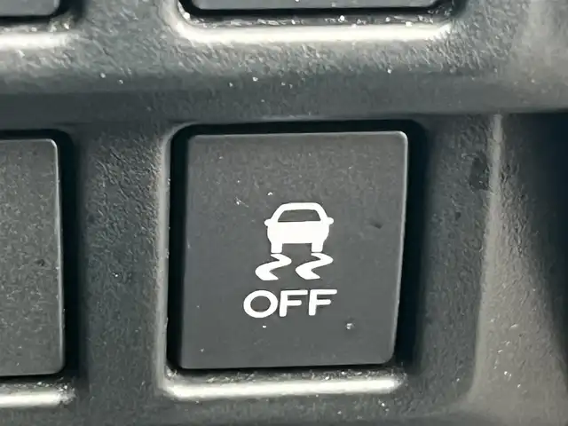 スバル フォレスター ハイブリッド アドバンス 秋田県 2019(平31)年 7.1万km クリスタルブラックシリカ ４WD/衝突軽減システム/LEDヘッドライト/純正SDナビ（DVD/CD/BT/AM/FM/USB）/フルセグ（走行中視聴不可能）/フロント/サイドカメラ/スバル純正１８インチアルミ（夏タイヤ装着）/スマートキー/アイドリングストップ/プッシュスタート/MTモード付AT/クルーズコントロール追従走行あり/レーンキープアシスト/コーナーセンサー/ダウンヒルアシストコントロール/ブラインドスポットモニター/ステアリングスイッチ/ステアリングヒーター/パドルシフト/前席パワーシート/運転席メモリ‐付パワーシート/全席シートヒーター/電動リアゲート/ドライブレコーダー/ビルトインETC/デジタルインナーミラー/電動パーキングブレーキ/オートブレーキホールド機能/純正フロアマット/純正ドアバイザー/オートライト/オートエアコン/パワーステアリング/パワーウィンドウ/ヘッドライトレベライザー/電動格納ウィンカーミラー/横滑り防止/盗難防止装置/寒冷地仕様/保証書/取扱説明書/記録簿/スペアキー×１