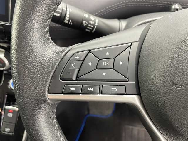 日産 セレナ e－パワー ハイウェイスター V 千葉県 2019(令1)年 6.7万km マルーンレッド 2トーン 純正10インチナビ/（CD/DVD/Blu-ray/Bluetooth/フルセグTV/）　/純正フリップダウンモニター/アラウンドビューモニター/プロパイロット/インテリジェントパーキングアシスト/エマージェンシーブレーキ/クリアランスソナー/標識認識機能/ブラインドスポットモニター/電動パーキング/オートホールド/ハンズフリー両側パワースライドドア/快適パック/　全席（USBソケット/シートバックテーブル）/　スーパーロングスライドセカンドシート/防水シート/前方ドラレコ/ETC/LEDヘッドライト/フォグランプ/フロアマット/ドアバイザー