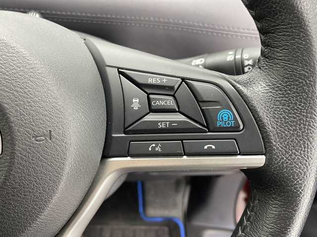 日産 セレナ e－パワー ハイウェイスター V 千葉県 2019(令1)年 6.7万km マルーンレッド 2トーン 純正10インチナビ/（CD/DVD/Blu-ray/Bluetooth/フルセグTV/）　/純正フリップダウンモニター/アラウンドビューモニター/プロパイロット/インテリジェントパーキングアシスト/エマージェンシーブレーキ/クリアランスソナー/標識認識機能/ブラインドスポットモニター/電動パーキング/オートホールド/ハンズフリー両側パワースライドドア/快適パック/　全席（USBソケット/シートバックテーブル）/　スーパーロングスライドセカンドシート/防水シート/前方ドラレコ/ETC/LEDヘッドライト/フォグランプ/フロアマット/ドアバイザー